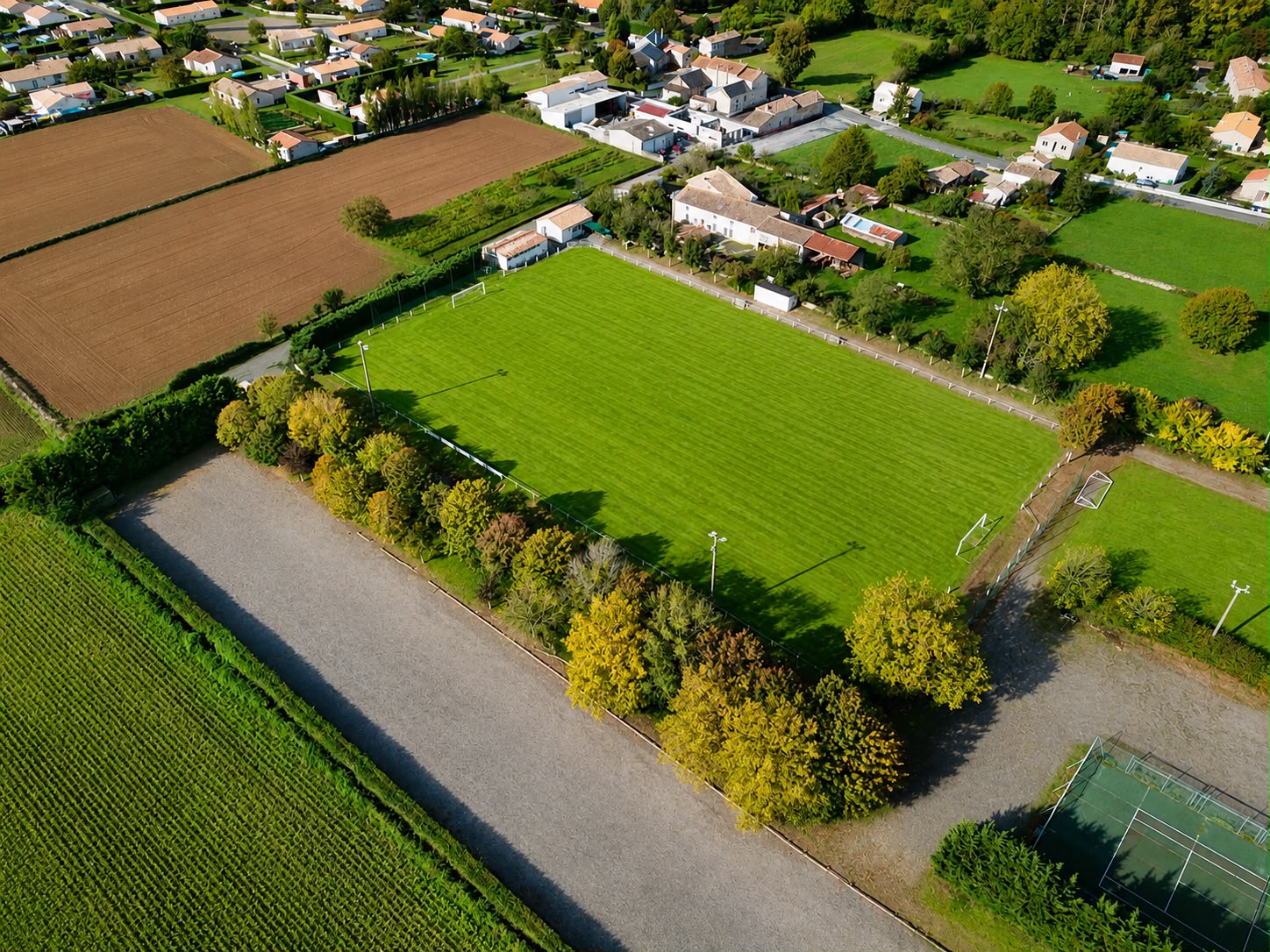 Vue aérienne du stade de Sainte-Ouenne